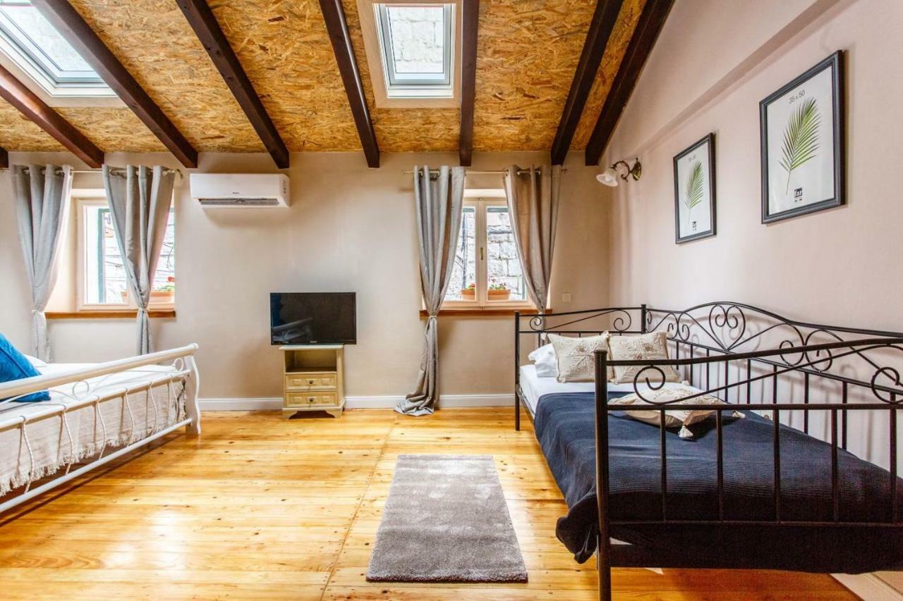 Apartamento House "Anno 1881"-Center Of Split Exterior foto